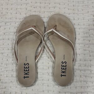 TKEES Sandals - Tan and White